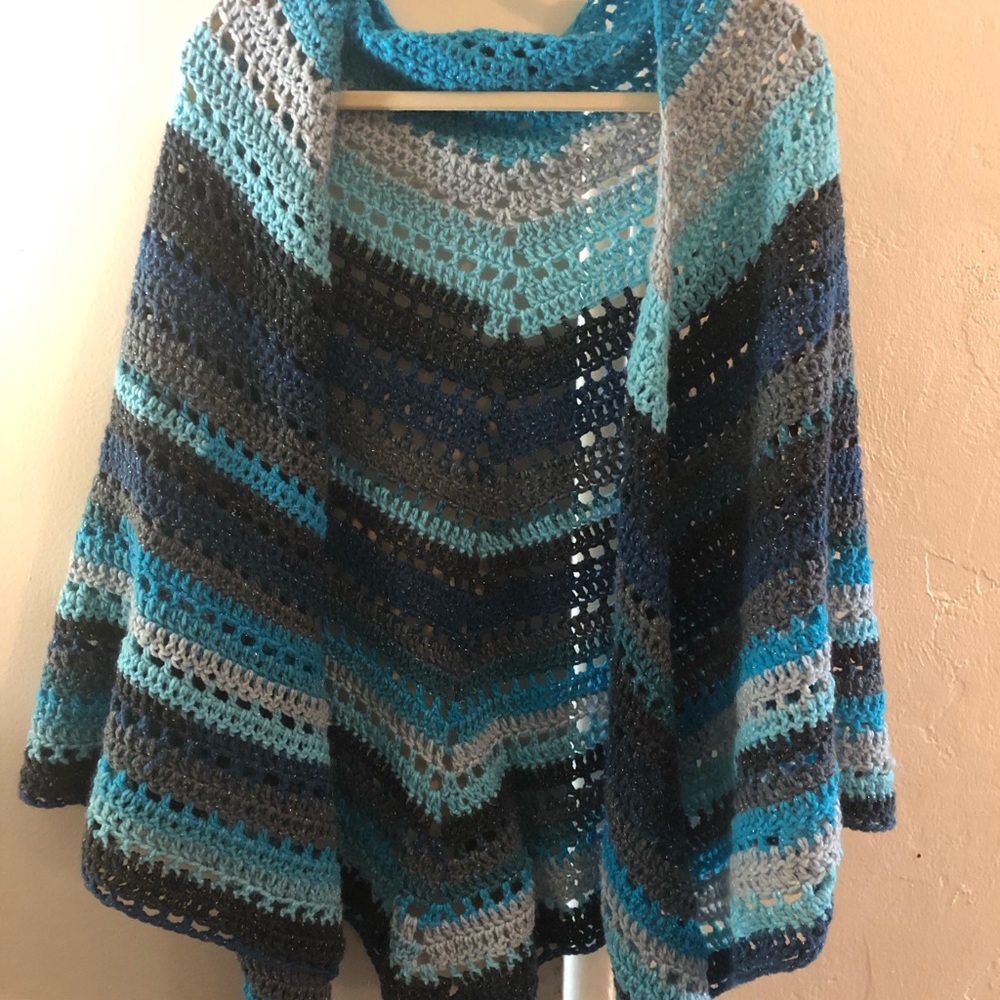 Handmade shawl - Picture 3 of 4